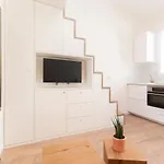 Beautiful Studio In A Small House Near Eiffel Tower