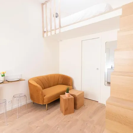 Beautiful Studio In A Small House Near Eiffel Tower Apartment *