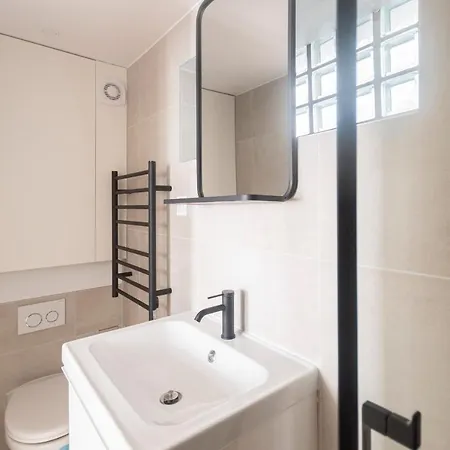 Beautiful Studio In A Small House Near Eiffel Tower Apartment
